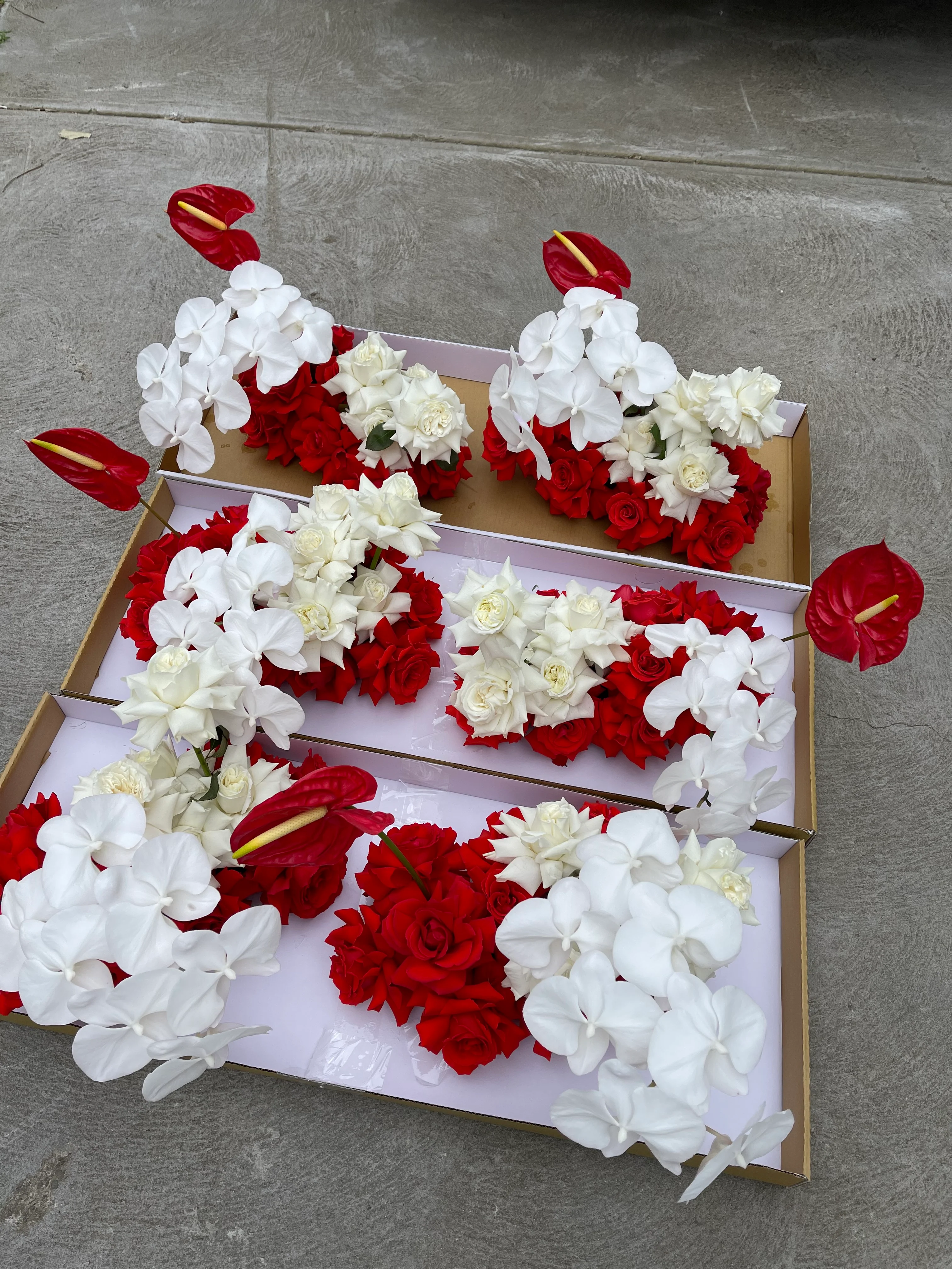 CUSTOM LARGE TABLE CENTREPIECE - Image 3