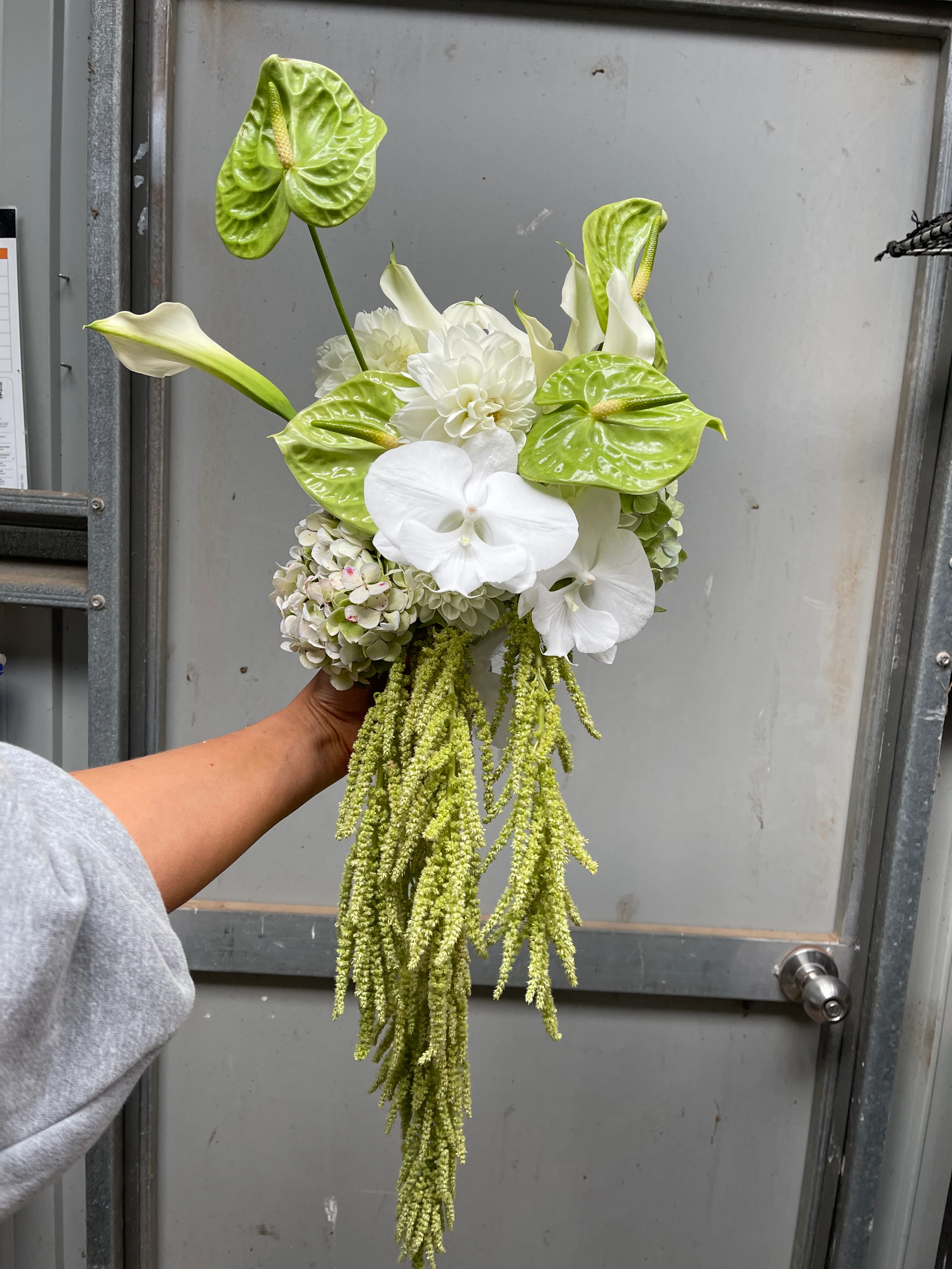 CUSTOM WEDDING BOUQUET DESIGN - Image 4