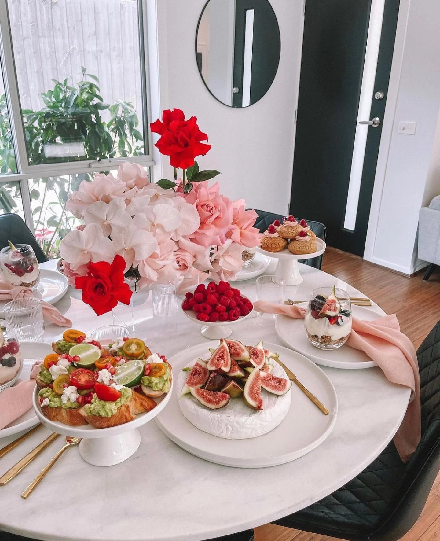 CUSTOM TABLE CENTREPIECE - Image 5